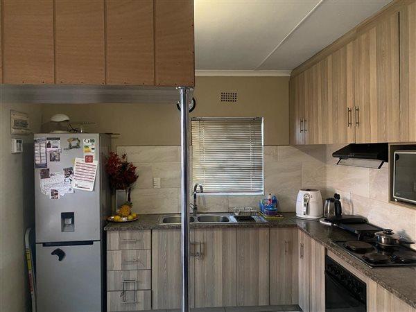 5 Bedroom Property for Sale in Rondevlei Park Western Cape